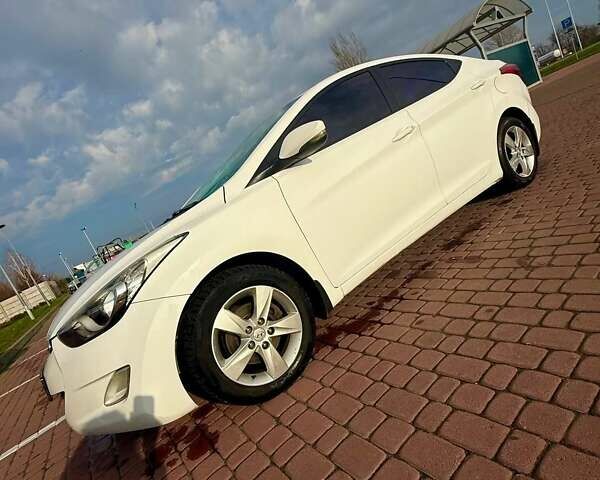 Білий Хендай Елантра, об'ємом двигуна 1.8 л та пробігом 241 тис. км за 6600 $, фото 2 на Automoto.ua
