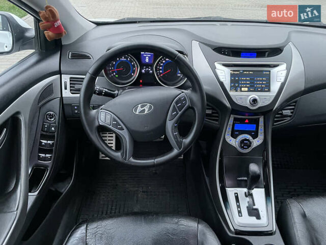 Білий Хендай Елантра, об'ємом двигуна 1.8 л та пробігом 143 тис. км за 8600 $, фото 25 на Automoto.ua