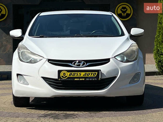 Белый Хендай Элантра, объемом двигателя 1.6 л и пробегом 201 тыс. км за 7300 $, фото 1 на Automoto.ua