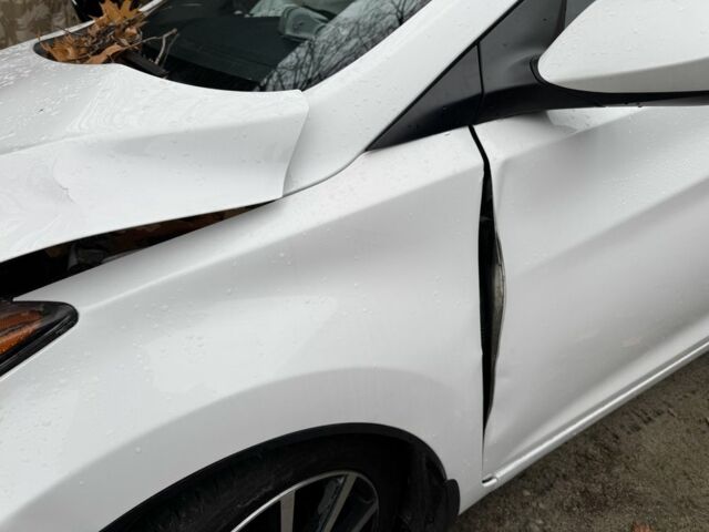 Білий Хендай Елантра, об'ємом двигуна 1.8 л та пробігом 155 тис. км за 4500 $, фото 8 на Automoto.ua