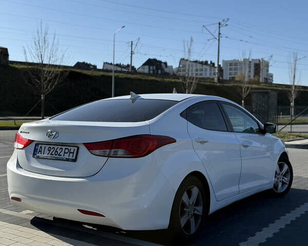 Белый Хендай Элантра, объемом двигателя 1.8 л и пробегом 255 тыс. км за 8400 $, фото 1 на Automoto.ua