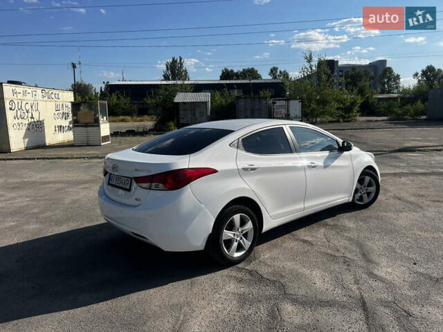 Хендай Элантра 2012 в Днепре (Днепропетровске) на Automoto.ua Белый Хендай Элантра, объемом двигателя 1.59 л и пробегом 140 тыс. км за 9000 $, фото 3 на Automoto.ua