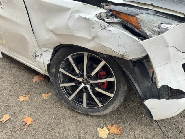 Білий Хендай Елантра, об'ємом двигуна 1.8 л та пробігом 155 тис. км за 4500 $, фото 5 на Automoto.ua