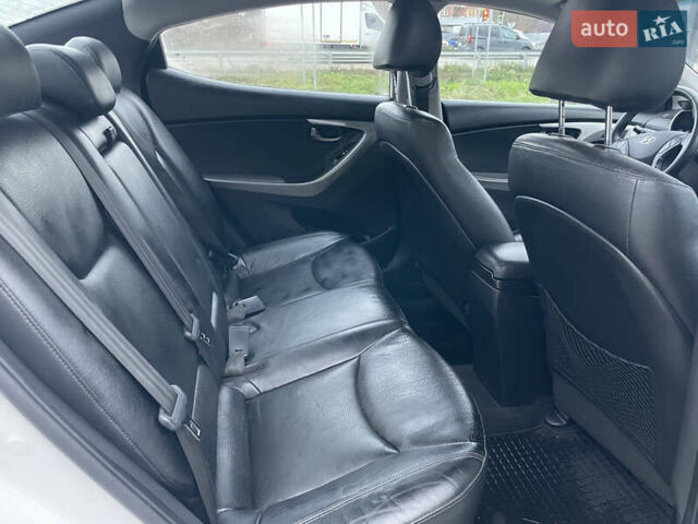 Білий Хендай Елантра, об'ємом двигуна 1.8 л та пробігом 143 тис. км за 8600 $, фото 16 на Automoto.ua