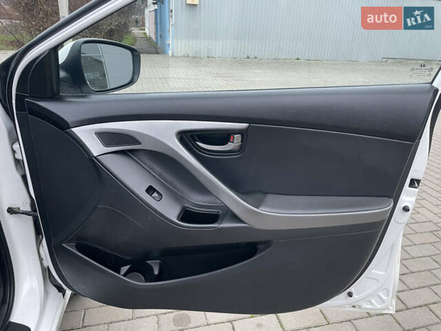 Білий Хендай Елантра, об'ємом двигуна 1.8 л та пробігом 143 тис. км за 8600 $, фото 21 на Automoto.ua