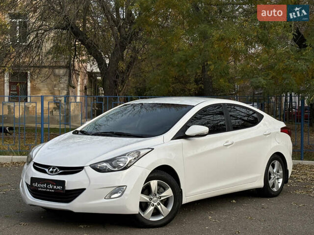 Хендай Элантра 2012 в Николаеве на Automoto.ua Белый Хендай Элантра, объемом двигателя 1.59 л и пробегом 192 тыс. км за 9499 $, фото 1 на Automoto.ua