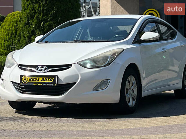 Белый Хендай Элантра, объемом двигателя 1.6 л и пробегом 201 тыс. км за 7300 $, фото 2 на Automoto.ua