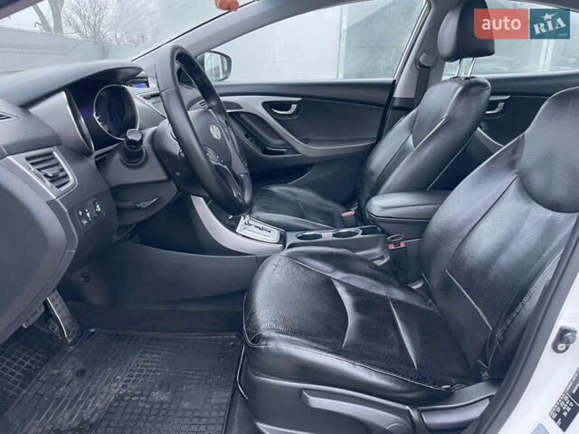 Білий Хендай Елантра, об'ємом двигуна 1.8 л та пробігом 143 тис. км за 8600 $, фото 9 на Automoto.ua