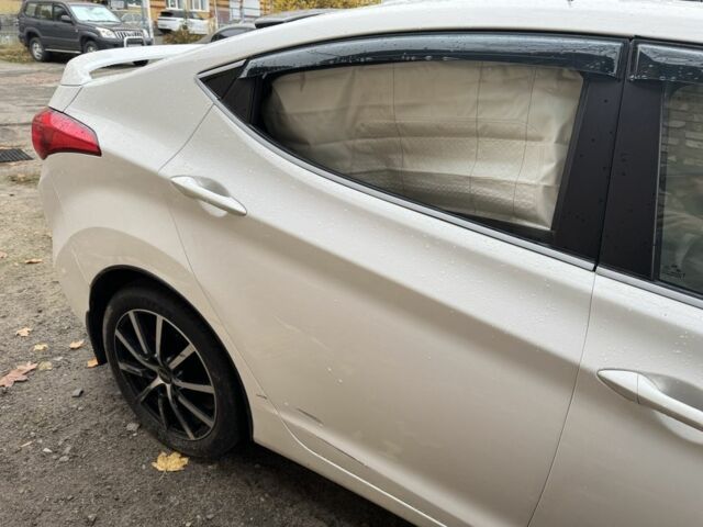 Білий Хендай Елантра, об'ємом двигуна 1.8 л та пробігом 155 тис. км за 4500 $, фото 9 на Automoto.ua