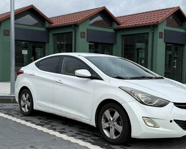 Білий Хендай Елантра, об'ємом двигуна 1.8 л та пробігом 252 тис. км за 7200 $, фото 2 на Automoto.ua