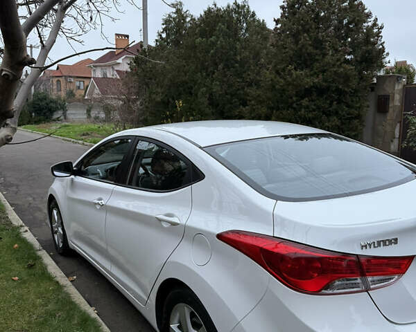Белый Хендай Элантра, объемом двигателя 1.59 л и пробегом 66 тыс. км за 13000 $, фото 8 на Automoto.ua