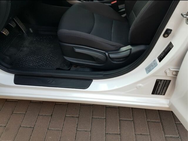 Белый Хендай Элантра, объемом двигателя 1.8 л и пробегом 130 тыс. км за 10000 $, фото 8 на Automoto.ua