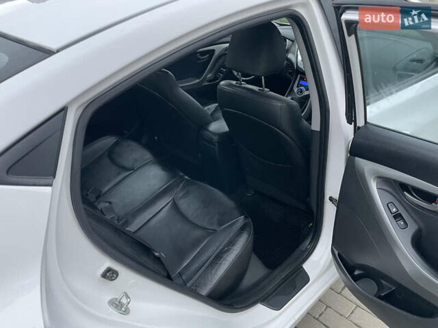 Білий Хендай Елантра, об'ємом двигуна 1.8 л та пробігом 143 тис. км за 8600 $, фото 15 на Automoto.ua