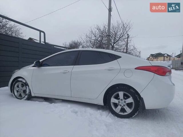 Белый Хендай Элантра, объемом двигателя 1.8 л и пробегом 241 тыс. км за 8000 $, фото 5 на Automoto.ua