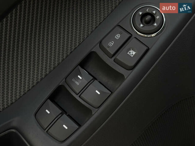 Хендай Элантра 2012 в Николаеве на Automoto.ua Белый Хендай Элантра, объемом двигателя 1.59 л и пробегом 192 тыс. км за 9499 $, фото 10 на Automoto.ua