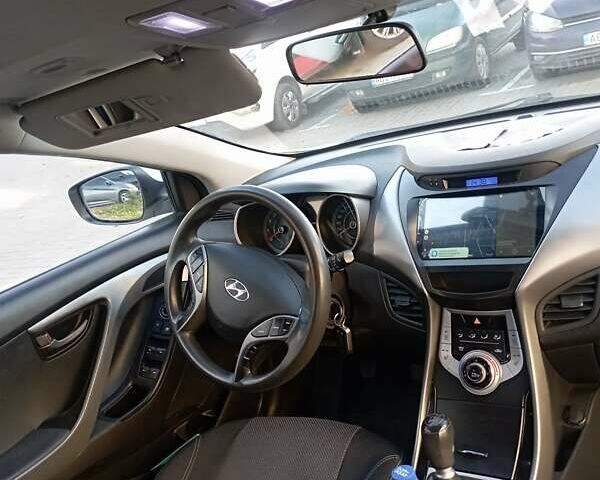 Білий Хендай Елантра, об'ємом двигуна 1.59 л та пробігом 220 тис. км за 8500 $, фото 16 на Automoto.ua