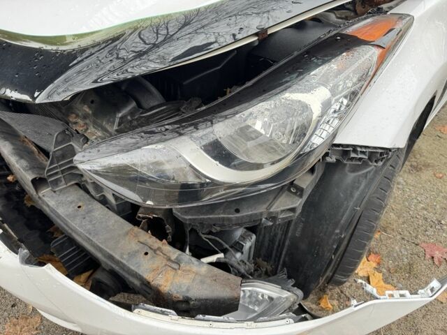 Білий Хендай Елантра, об'ємом двигуна 1.8 л та пробігом 155 тис. км за 4500 $, фото 12 на Automoto.ua