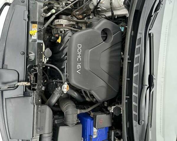 Білий Хендай Елантра, об'ємом двигуна 1.59 л та пробігом 107 тис. км за 9700 $, фото 24 на Automoto.ua