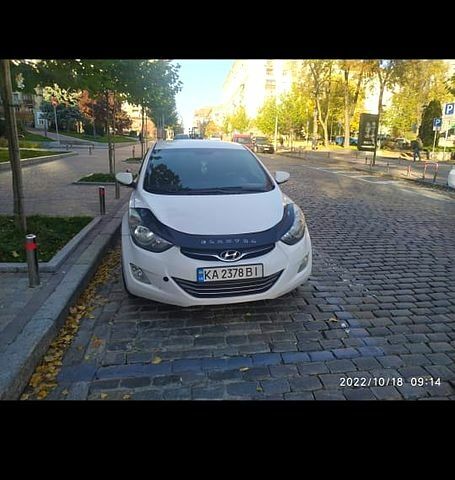 Белый Хендай Элантра, объемом двигателя 1.8 л и пробегом 400 тыс. км за 6500 $, фото 2 на Automoto.ua