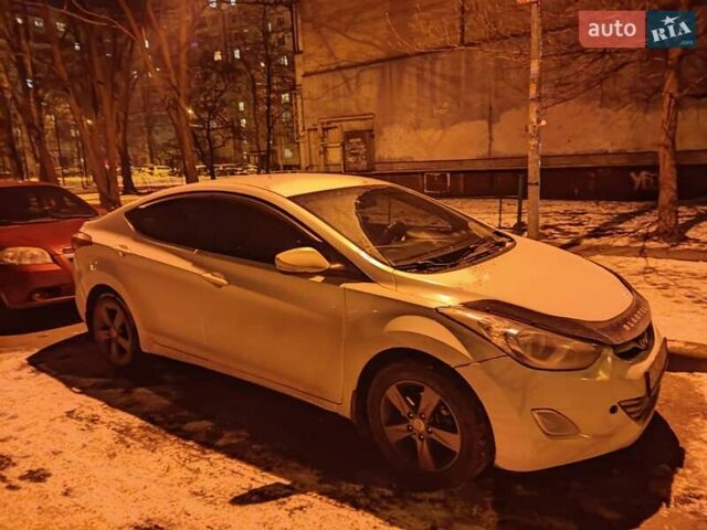 Білий Хендай Елантра, об'ємом двигуна 1.8 л та пробігом 360 тис. км за 6000 $, фото 8 на Automoto.ua