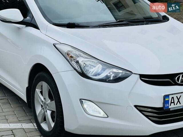 Белый Хендай Элантра, объемом двигателя 1.8 л и пробегом 229 тыс. км за 8900 $, фото 22 на Automoto.ua