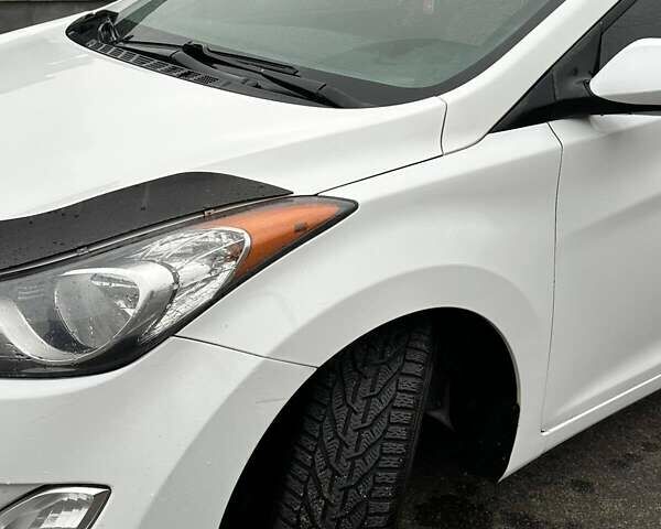 Белый Хендай Элантра, объемом двигателя 1.8 л и пробегом 199 тыс. км за 7900 $, фото 3 на Automoto.ua