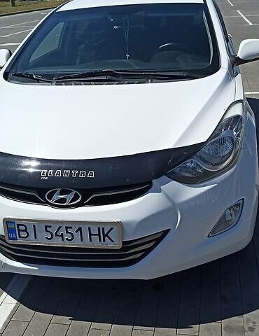 Белый Хендай Элантра, объемом двигателя 1.8 л и пробегом 182 тыс. км за 8800 $, фото 1 на Automoto.ua