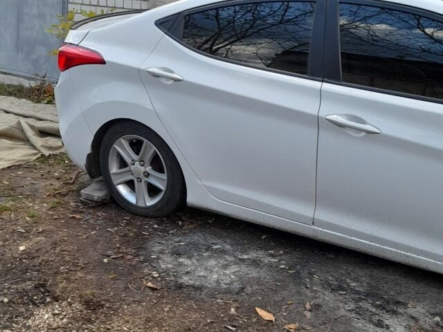 Білий Хендай Елантра, об'ємом двигуна 1.8 л та пробігом 192 тис. км за 2300 $, фото 2 на Automoto.ua