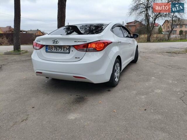 Белый Хендай Элантра, объемом двигателя 1.59 л и пробегом 113 тыс. км за 10300 $, фото 5 на Automoto.ua