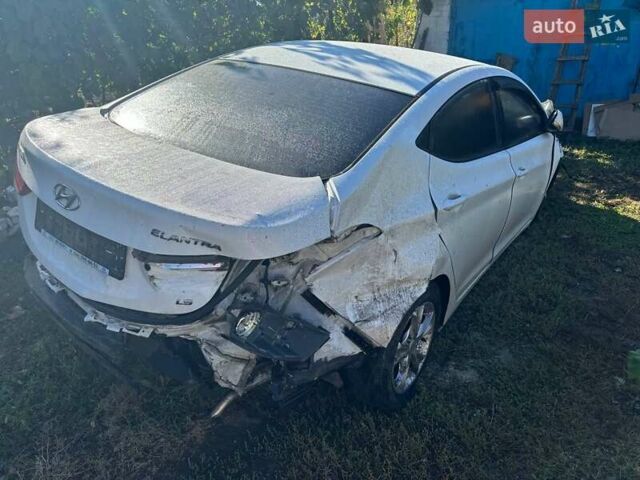 Белый Хендай Элантра, объемом двигателя 1.59 л и пробегом 194 тыс. км за 4000 $, фото 10 на Automoto.ua