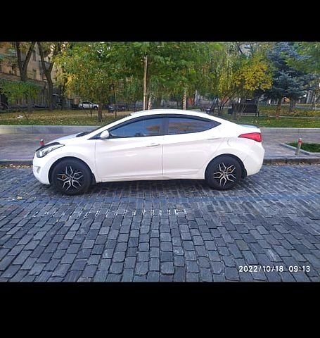 Белый Хендай Элантра, объемом двигателя 1.8 л и пробегом 400 тыс. км за 6500 $, фото 3 на Automoto.ua