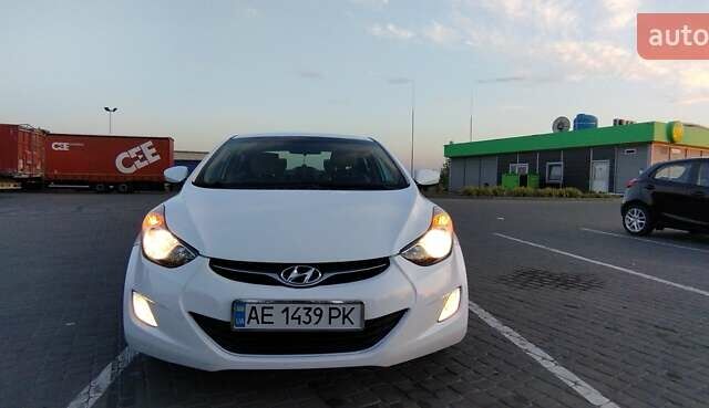 Білий Хендай Елантра, об'ємом двигуна 1.8 л та пробігом 152 тис. км за 11000 $, фото 17 на Automoto.ua