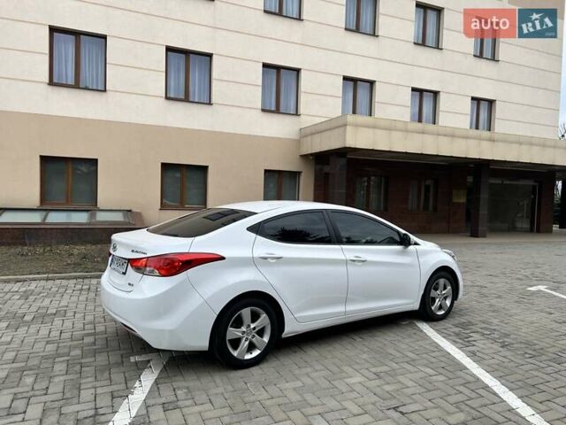 Белый Хендай Элантра, объемом двигателя 1.8 л и пробегом 229 тыс. км за 8900 $, фото 9 на Automoto.ua