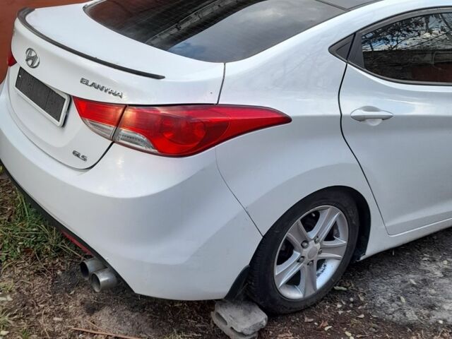 Білий Хендай Елантра, об'ємом двигуна 1.8 л та пробігом 192 тис. км за 2300 $, фото 4 на Automoto.ua