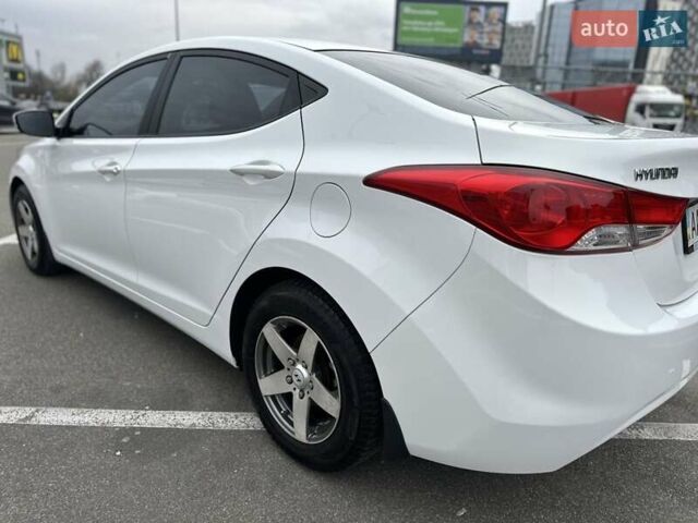 Білий Хендай Елантра, об'ємом двигуна 1.59 л та пробігом 107 тис. км за 9700 $, фото 10 на Automoto.ua