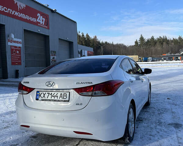 Білий Хендай Елантра, об'ємом двигуна 1.8 л та пробігом 40 тис. км за 11500 $, фото 1 на Automoto.ua