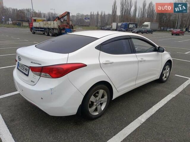 Белый Хендай Элантра, объемом двигателя 1.8 л и пробегом 125 тыс. км за 9199 $, фото 3 на Automoto.ua