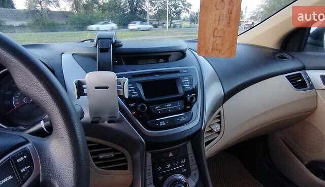 Білий Хендай Елантра, об'ємом двигуна 1.8 л та пробігом 152 тис. км за 11000 $, фото 12 на Automoto.ua