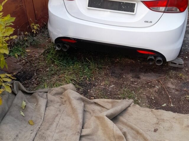 Білий Хендай Елантра, об'ємом двигуна 1.8 л та пробігом 192 тис. км за 2300 $, фото 3 на Automoto.ua