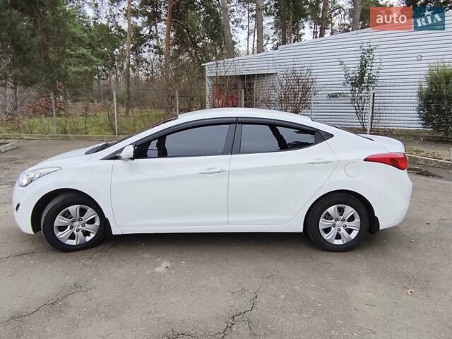 Белый Хендай Элантра, объемом двигателя 1.59 л и пробегом 113 тыс. км за 10300 $, фото 2 на Automoto.ua