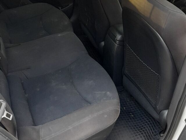 Білий Хендай Елантра, об'ємом двигуна 1.8 л та пробігом 192 тис. км за 2300 $, фото 5 на Automoto.ua