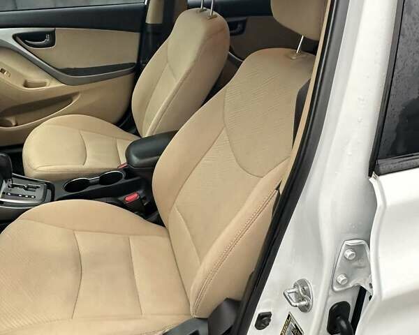 Белый Хендай Элантра, объемом двигателя 1.8 л и пробегом 199 тыс. км за 7900 $, фото 17 на Automoto.ua