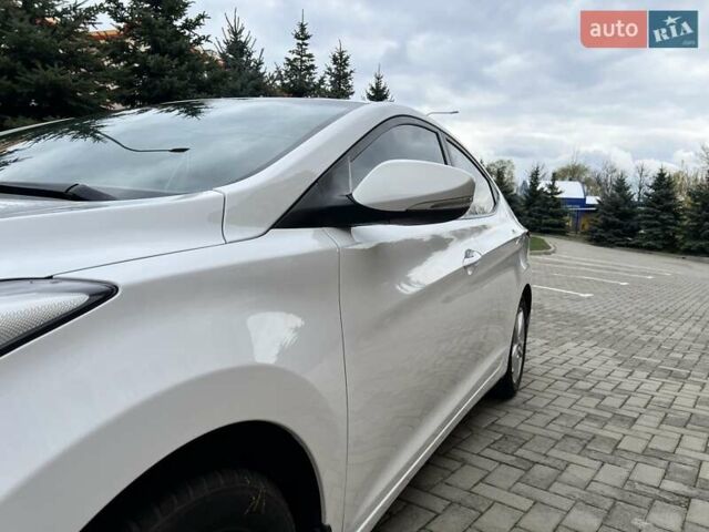 Белый Хендай Элантра, объемом двигателя 1.8 л и пробегом 229 тыс. км за 8900 $, фото 14 на Automoto.ua