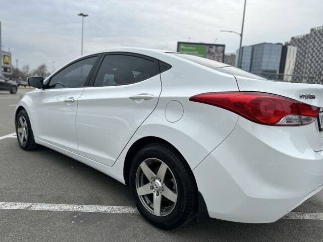 Белый Хендай Элантра, объемом двигателя 1.6 л и пробегом 107 тыс. км за 9700 $, фото 2 на Automoto.ua