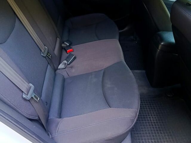 Білий Хендай Елантра, об'ємом двигуна 1.6 л та пробігом 246 тис. км за 7500 $, фото 3 на Automoto.ua