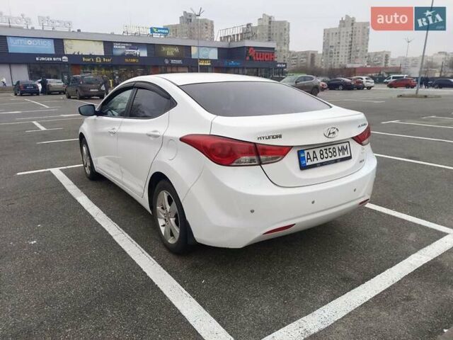 Белый Хендай Элантра, объемом двигателя 1.8 л и пробегом 125 тыс. км за 9199 $, фото 2 на Automoto.ua
