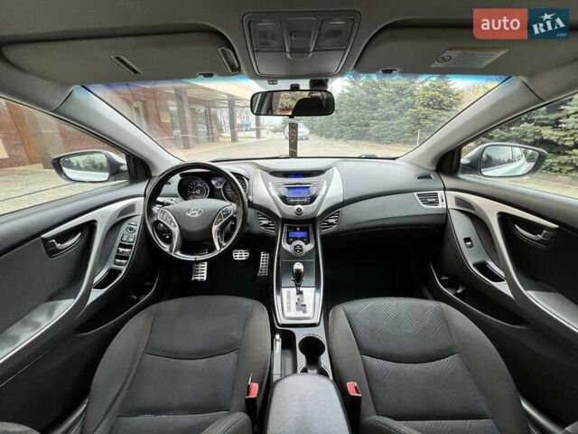 Белый Хендай Элантра, объемом двигателя 1.8 л и пробегом 229 тыс. км за 8900 $, фото 30 на Automoto.ua