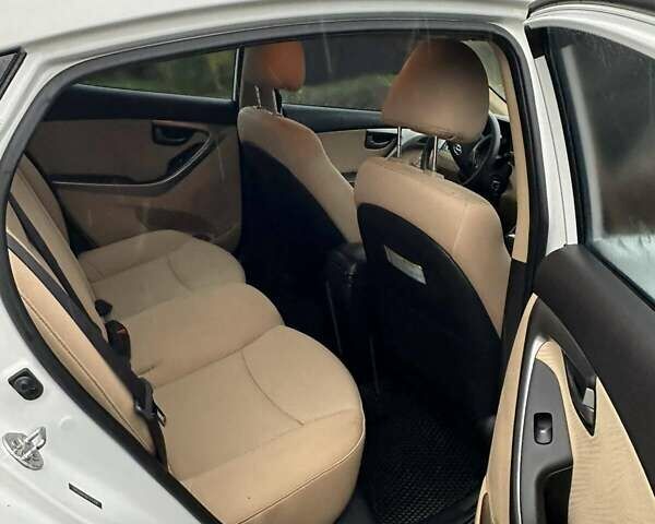 Белый Хендай Элантра, объемом двигателя 1.8 л и пробегом 199 тыс. км за 7900 $, фото 8 на Automoto.ua