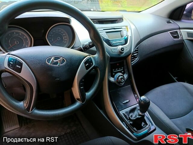 Білий Хендай Елантра, об'ємом двигуна 1.6 л та пробігом 246 тис. км за 7500 $, фото 1 на Automoto.ua
