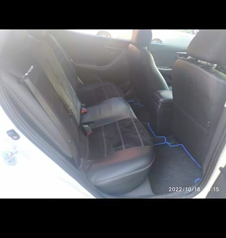 Белый Хендай Элантра, объемом двигателя 1.8 л и пробегом 400 тыс. км за 6500 $, фото 1 на Automoto.ua